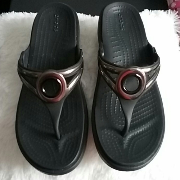 CROCS Shoes - EUC- CROCS Black Dial Comfort Sandals-Sz 6